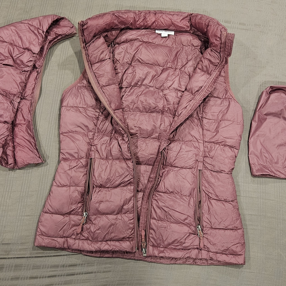 Women's Mauve Quilted Puffer Vest.